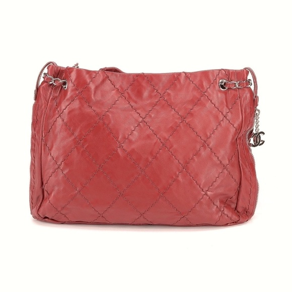 🌟 Authentic 🌟 CHANEL Red Quilted Women's Bag - Picture 9 of 16
